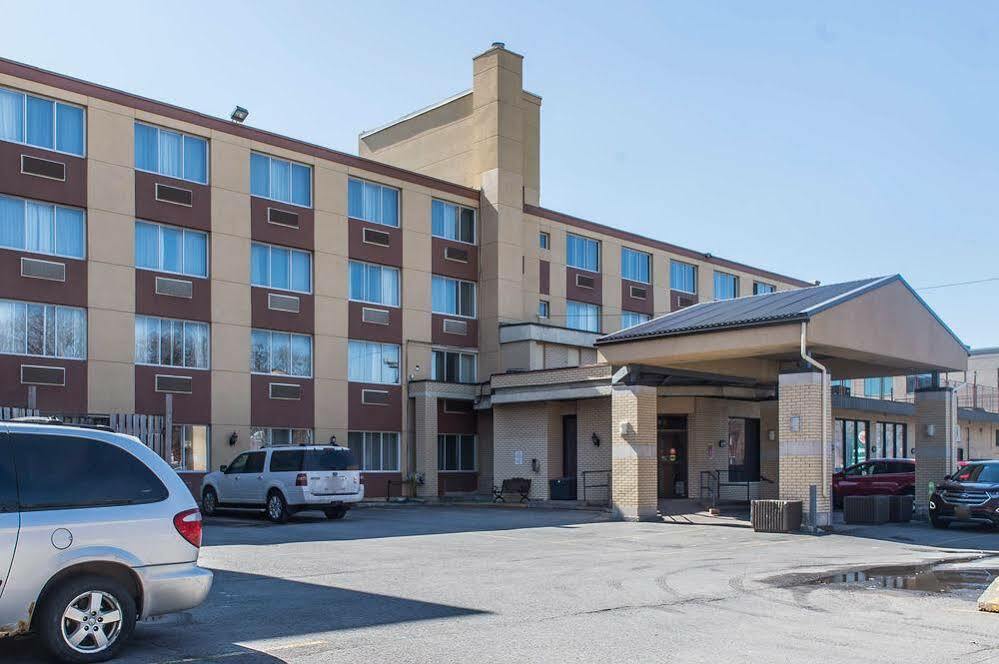 Ramada Plaza By Wyndham Montreal Hotel Exterior photo